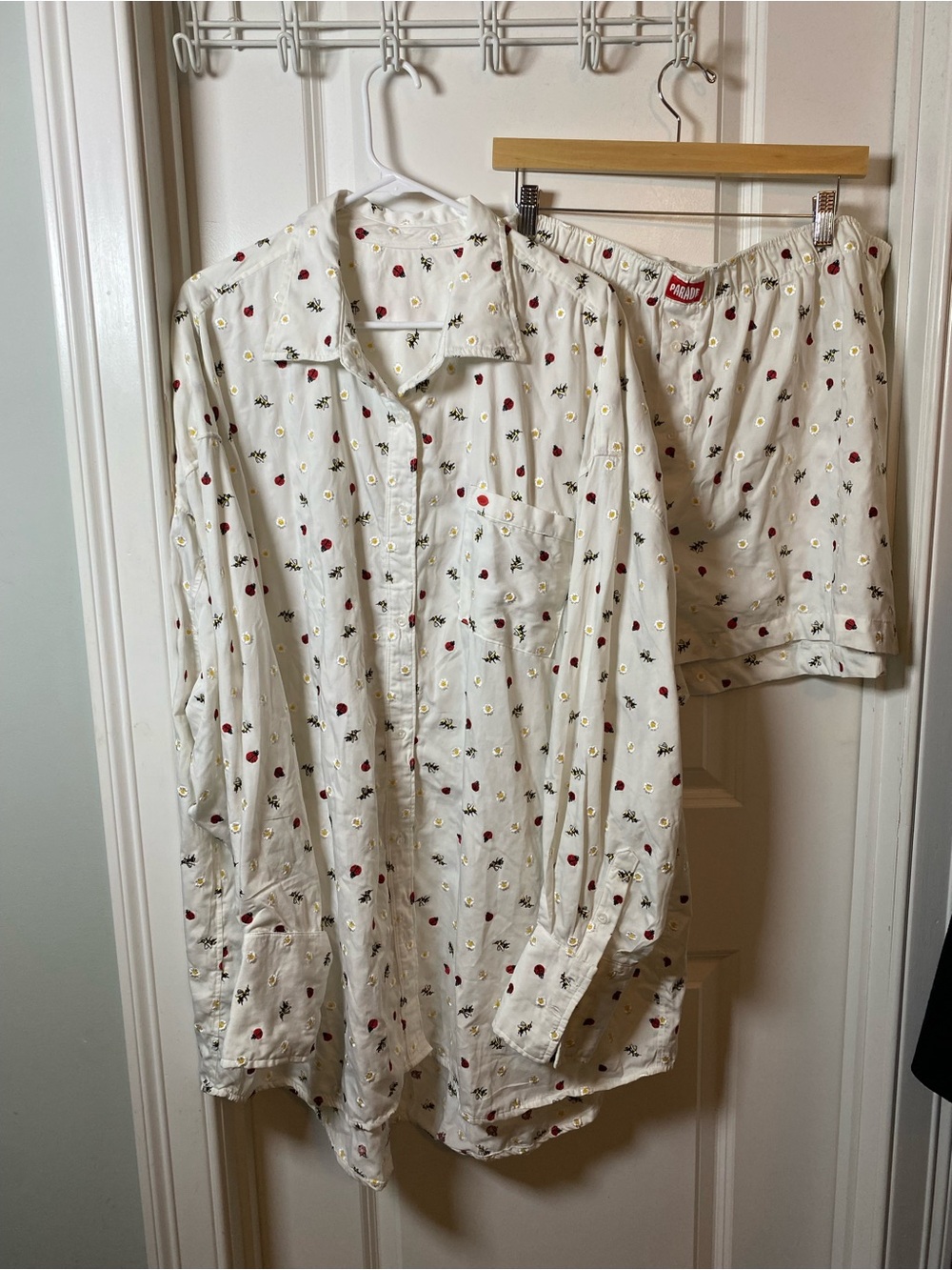 Parade Embroidered Floral/Bee/Ladybug-Pajama Set